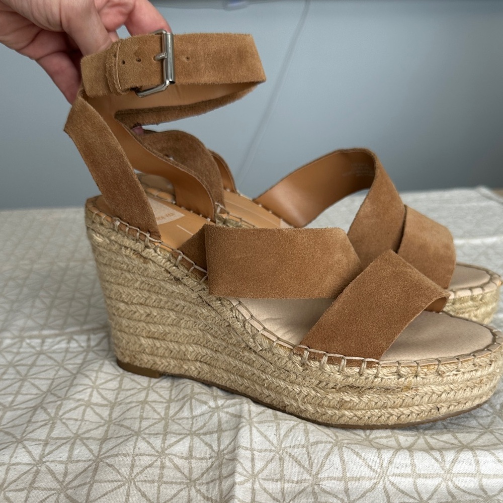 NWOB Dolce Vita Tan Suede Wedge Sandals
